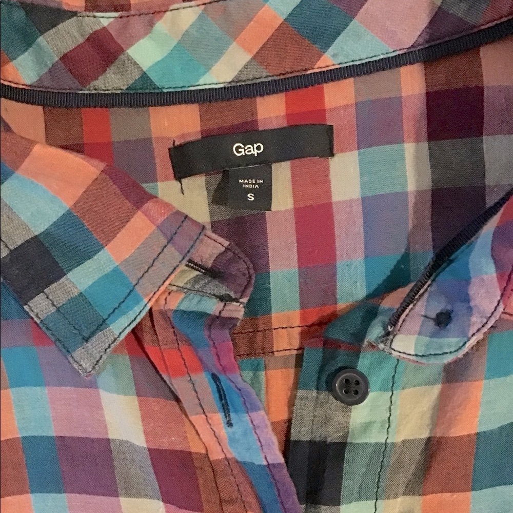GAP SUPER LIGHT & AIRY COTTON BUTTON DOWN - BEAUTIFUL MUTED MULTI COLORED PLAID